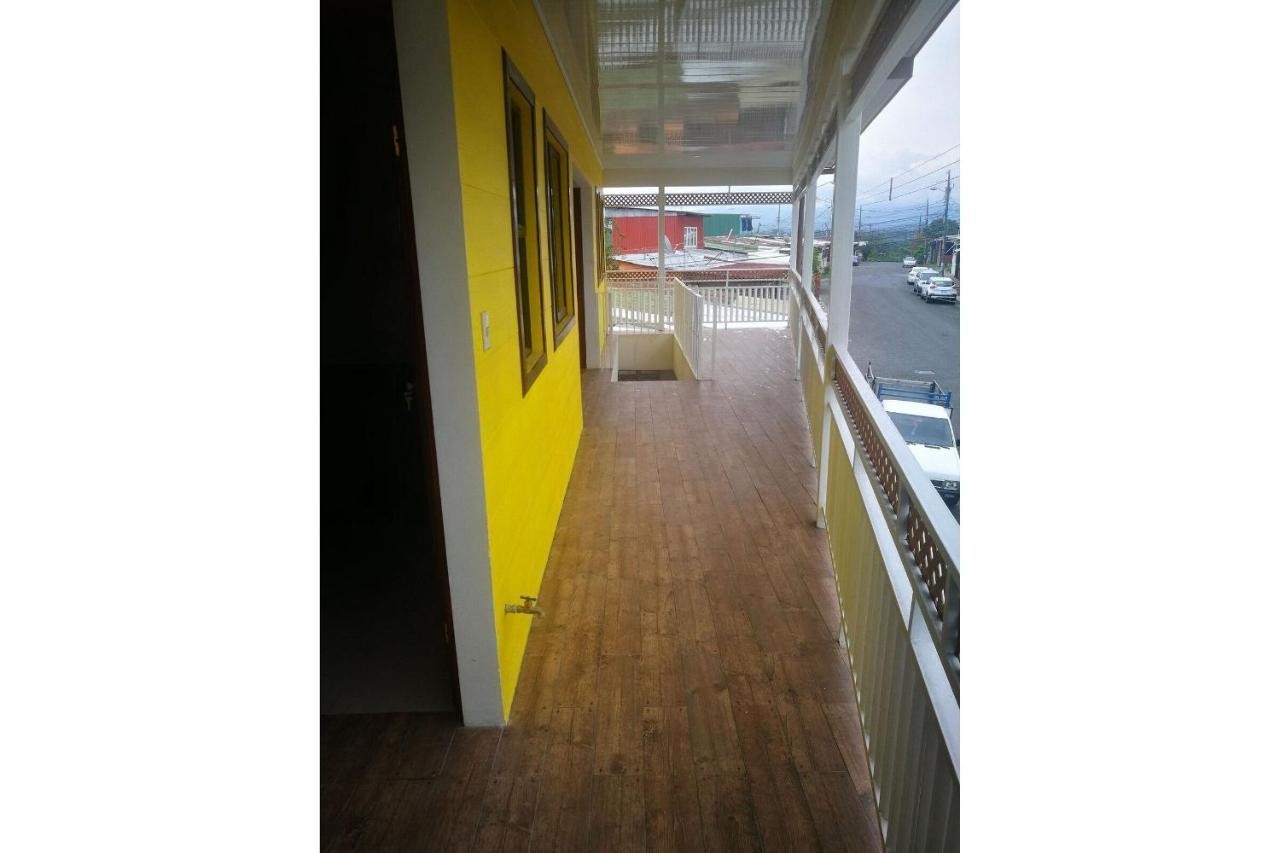 Aptos Casa Caribe, Habitaciones Privadas En Aptos Compartidos & Aptos Completos Con Auto Entrada 利蒙港 外观 照片
